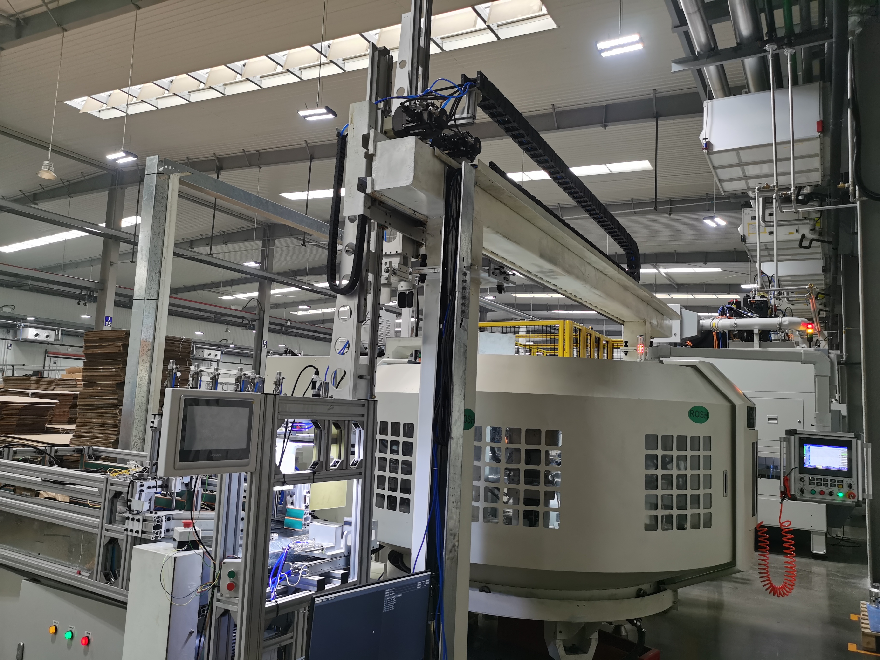 Full-automatic machining machine for automobile parts